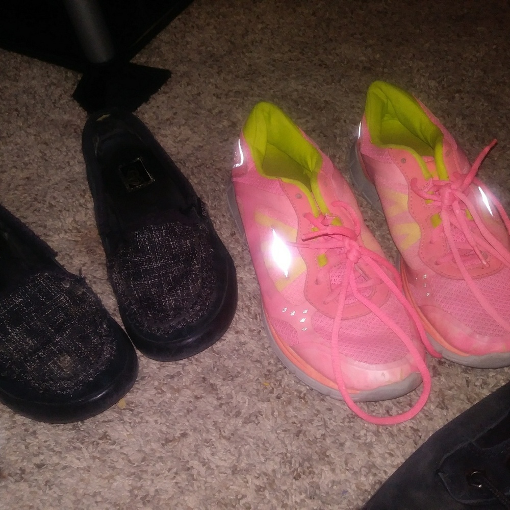 Shoes - Picture 4 of 5